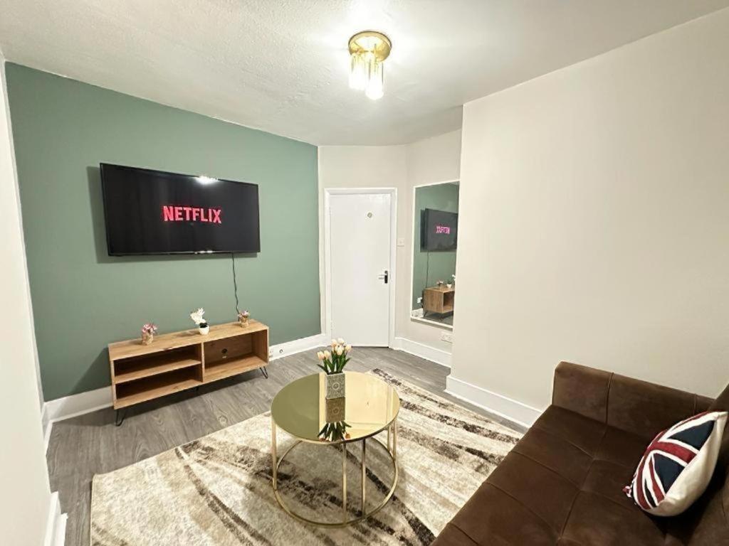Apartament Beautiful Near Eye
